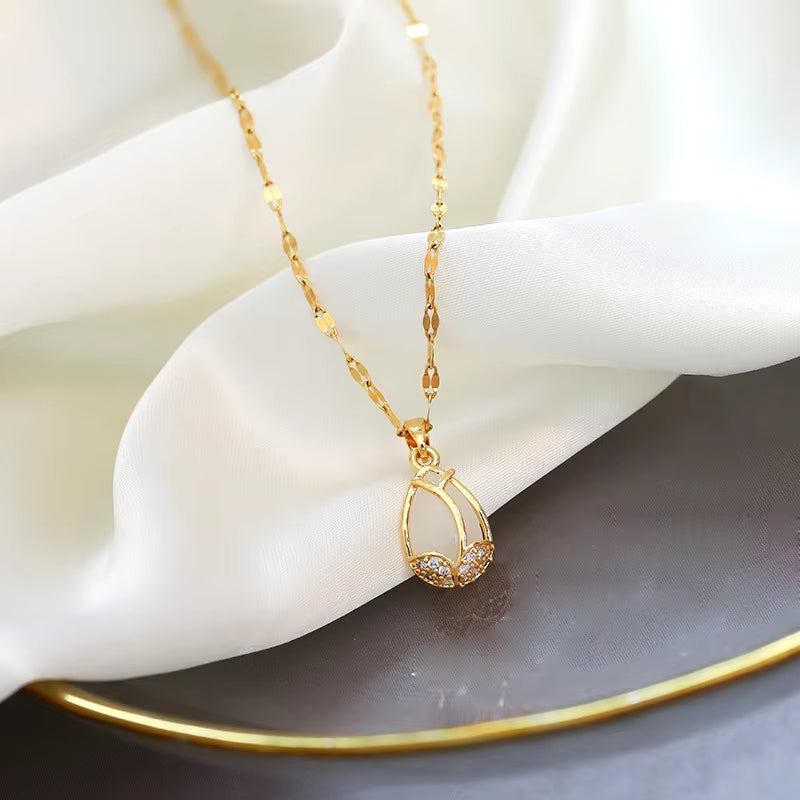 Tulip Rhinestone Halsband i Silver